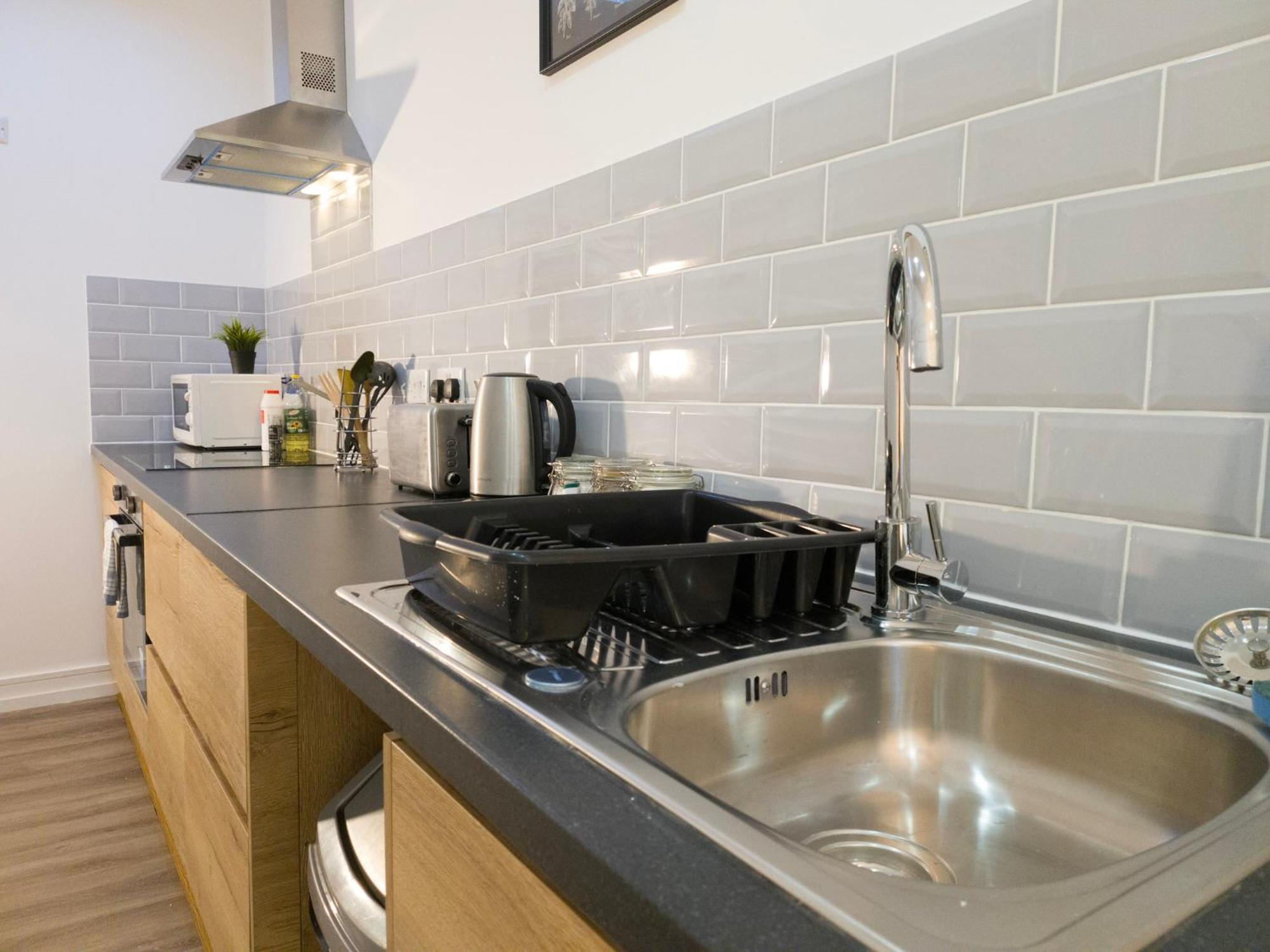Plenty Of Parking Available; 3 Bedroom Apartment By Property Promise Cardiff Zewnętrze zdjęcie