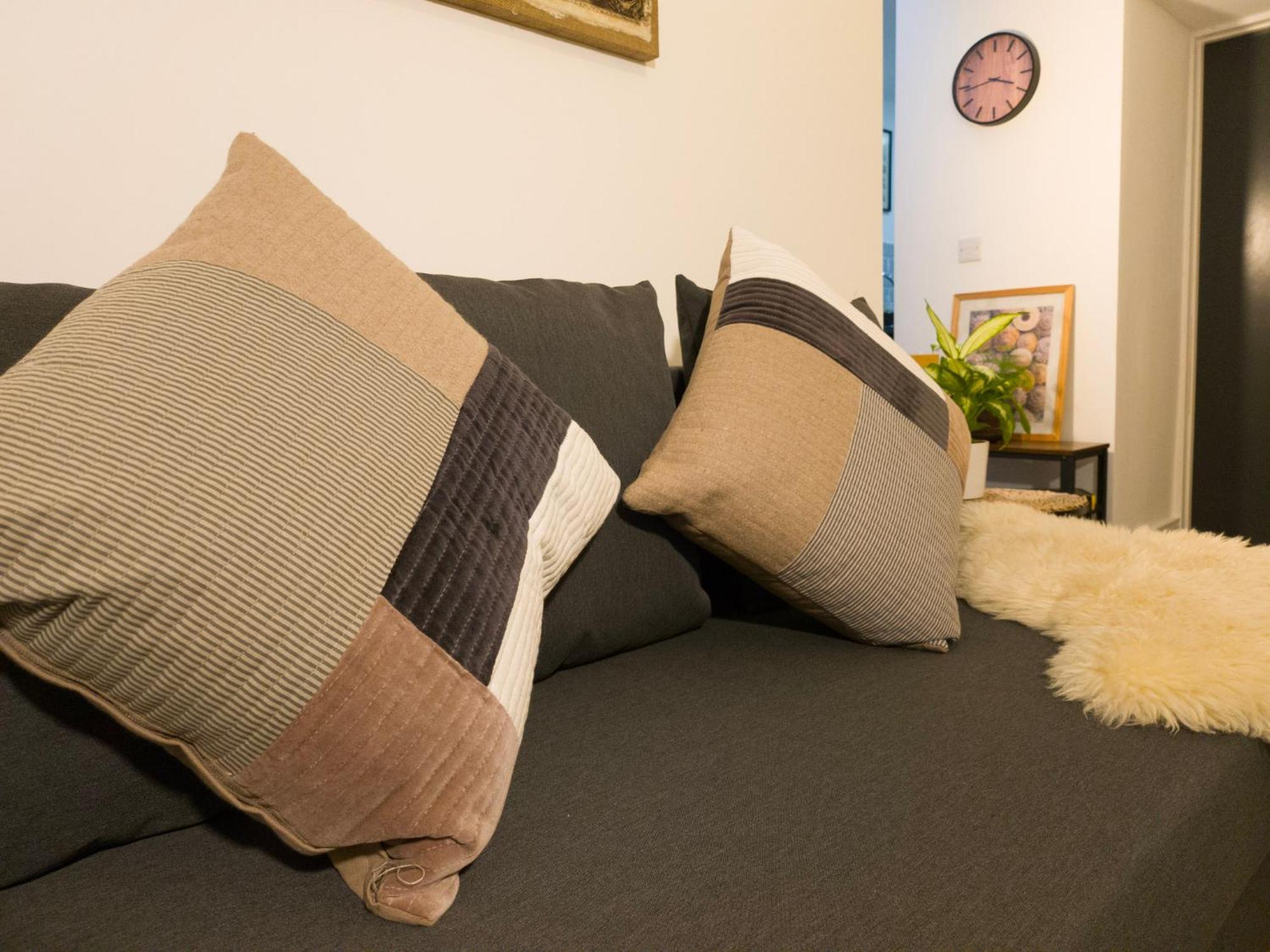 Plenty Of Parking Available; 3 Bedroom Apartment By Property Promise Cardiff Zewnętrze zdjęcie