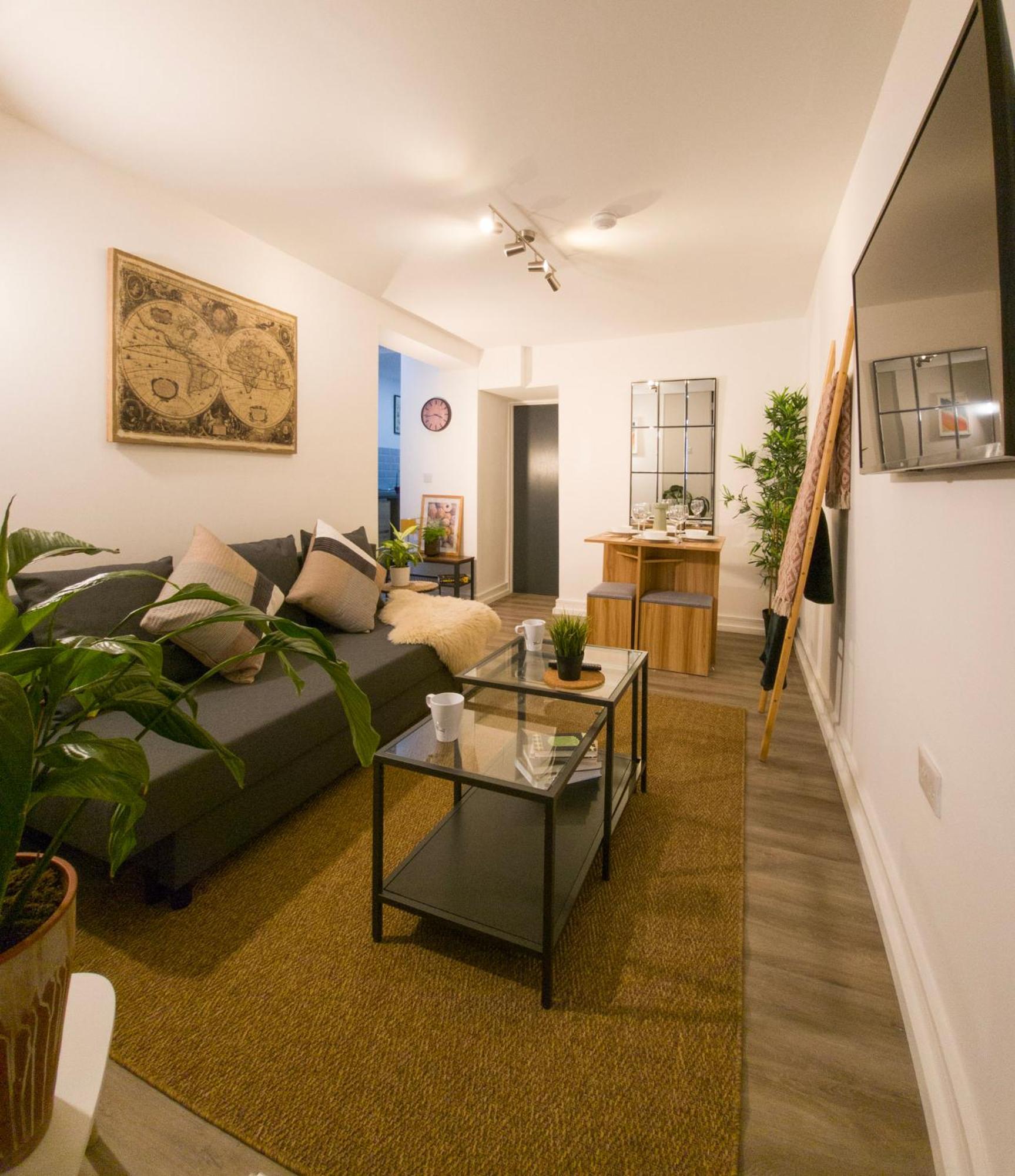 Plenty Of Parking Available; 3 Bedroom Apartment By Property Promise Cardiff Zewnętrze zdjęcie