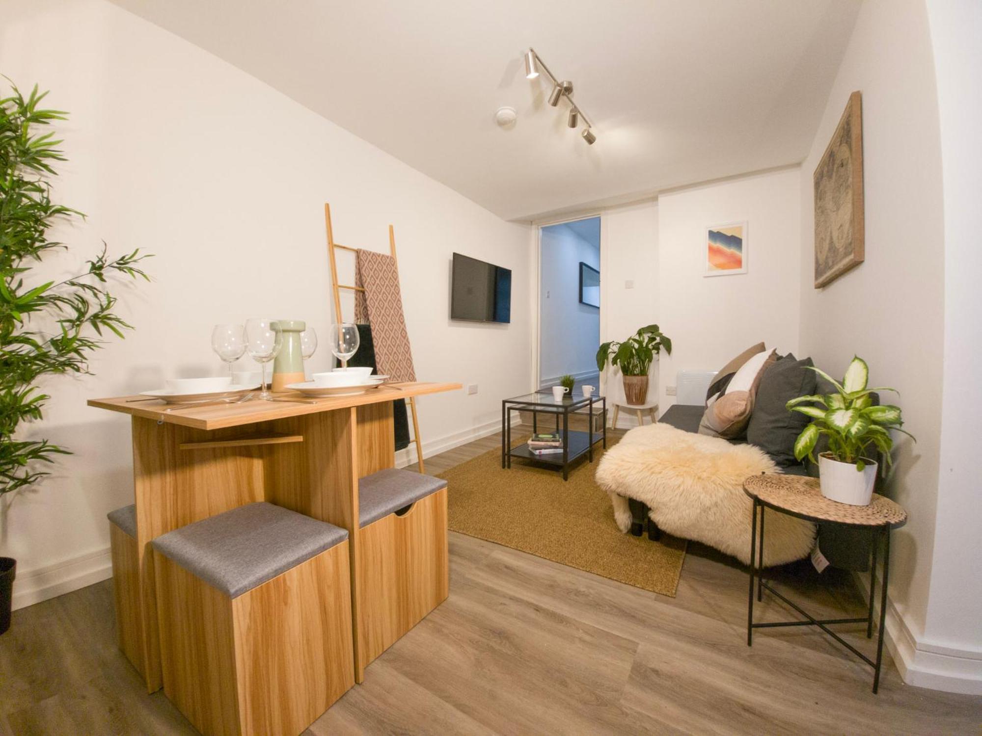 Plenty Of Parking Available; 3 Bedroom Apartment By Property Promise Cardiff Zewnętrze zdjęcie