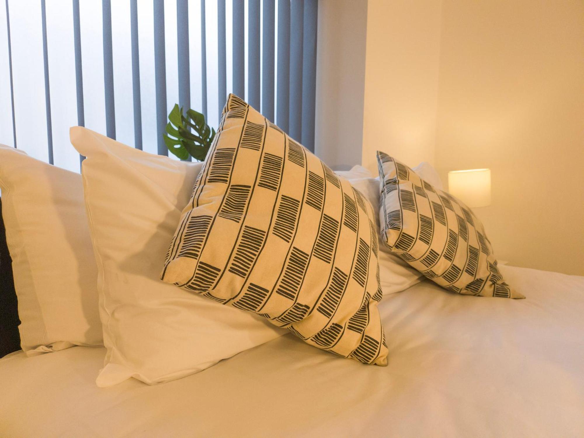 Plenty Of Parking Available; 3 Bedroom Apartment By Property Promise Cardiff Zewnętrze zdjęcie
