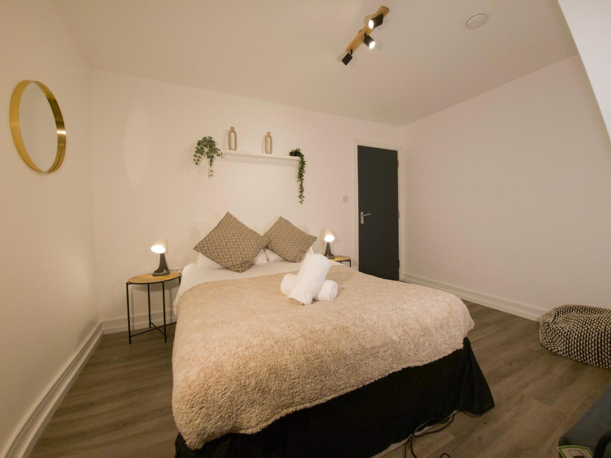 Plenty Of Parking Available; 3 Bedroom Apartment By Property Promise Cardiff Zewnętrze zdjęcie