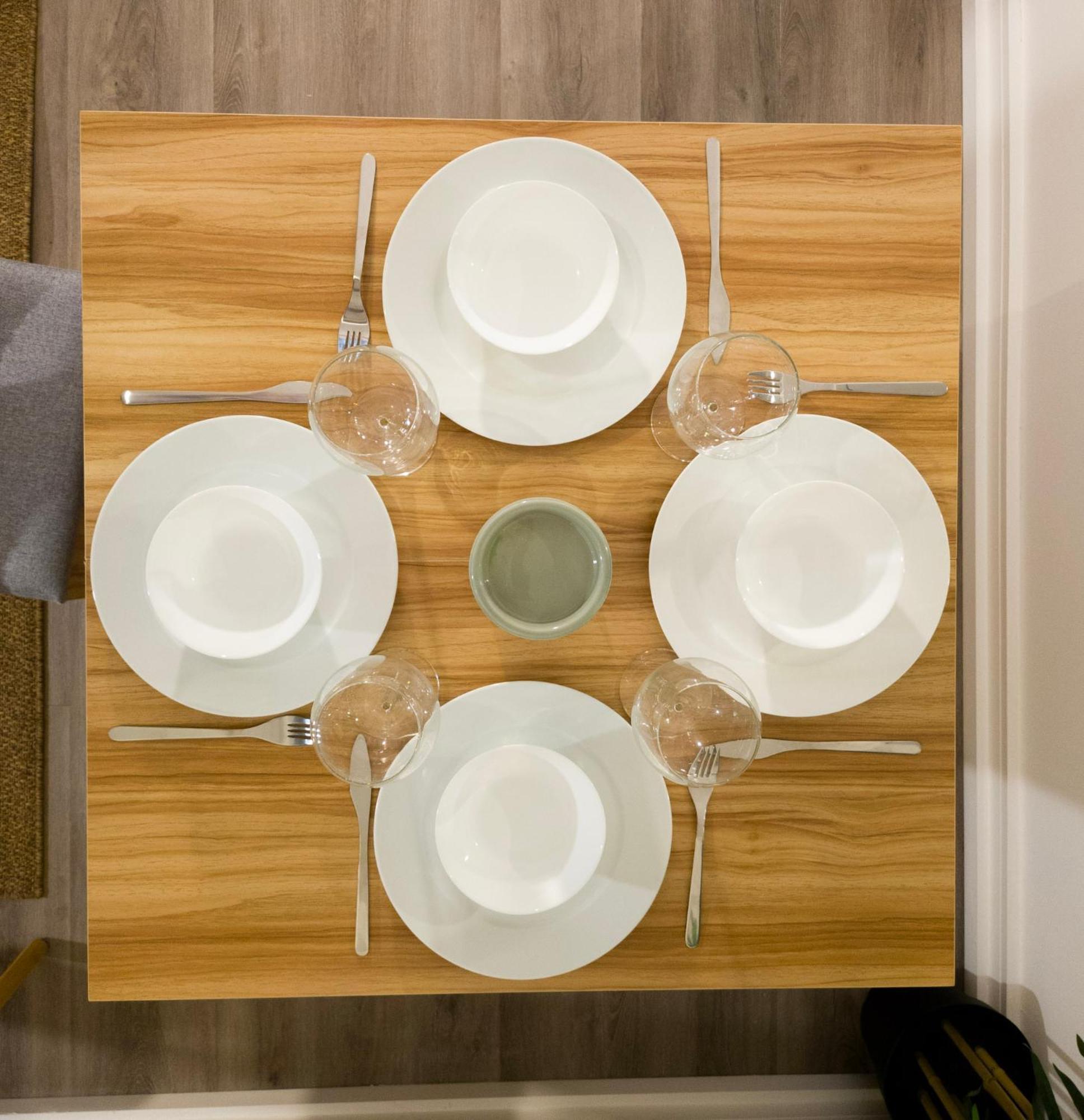 Plenty Of Parking Available; 3 Bedroom Apartment By Property Promise Cardiff Zewnętrze zdjęcie